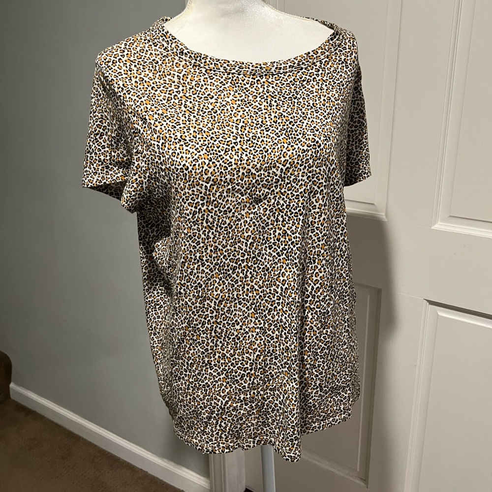 Banana Republic tee